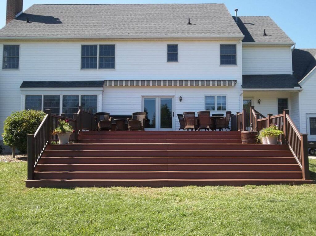 Deck with Full-Width Stairway