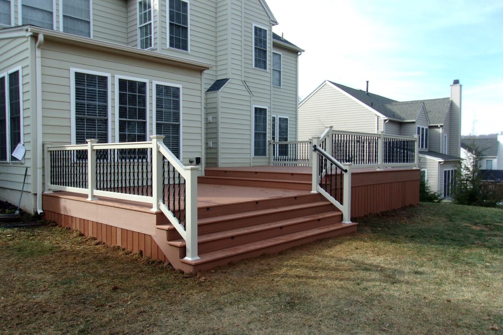 deck with steps