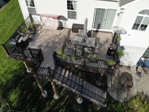 Timbertech PVC Brownstone deck with Brazilian Walnut border, black American series railing &#8211; Coatesville PA